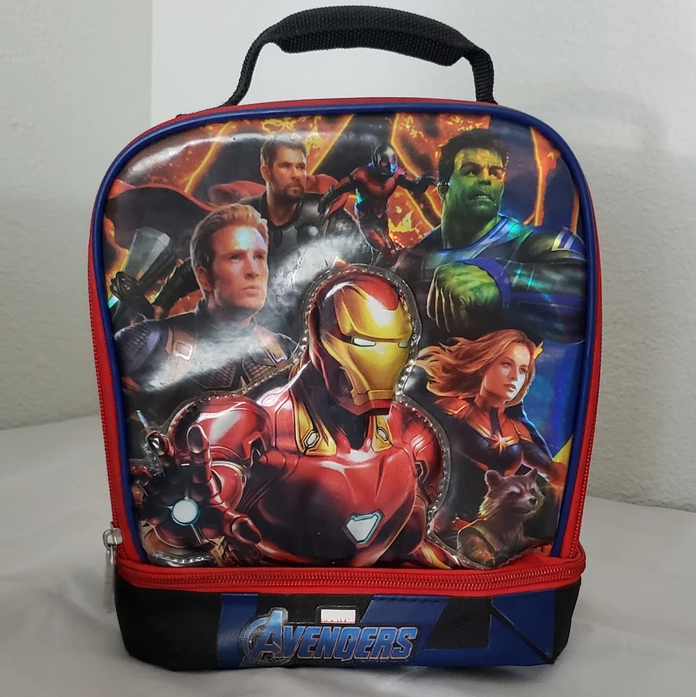 Marvel Avengers Zippered Two compartnent kid's Lunchbag in EUC